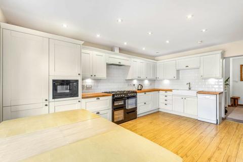 4 bedroom apartment for sale, High Street, Limpsfield, Oxted, Surrey, RH8