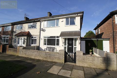 3 bedroom end of terrace house for sale, Cheriton Road Flixton