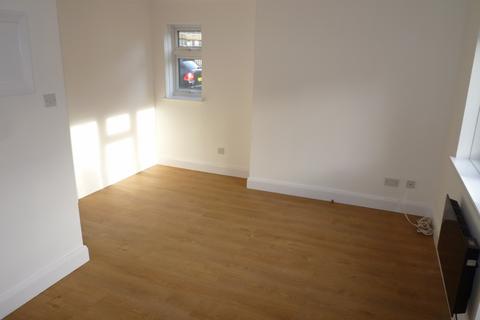 2 bedroom flat to rent, Quilter Close, Leagrave LU3