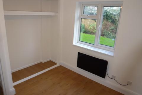 2 bedroom flat to rent, Quilter Close, Leagrave LU3