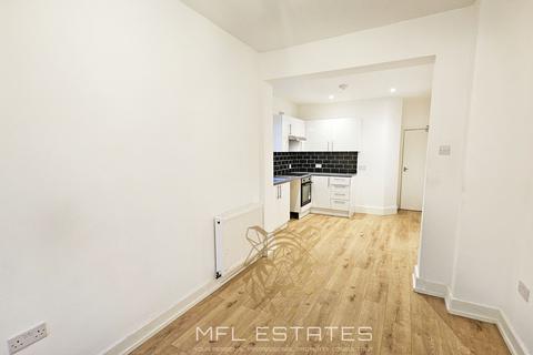 2 bedroom flat to rent, Brownhill Road, London SE6