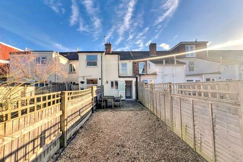 17 Avon Terrace, Salisbury, SP2 7BT