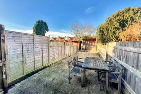 17 Avon Terrace, Salisbury, SP2 7BT