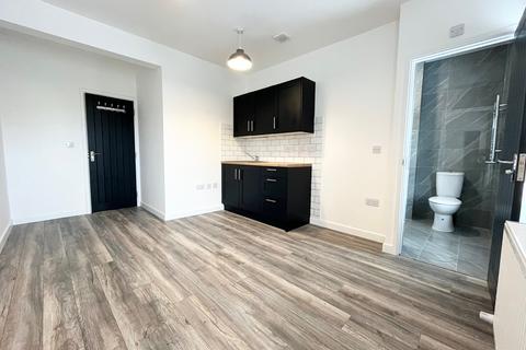 Studio to rent, Dogsthorpe Road, PETERBOROUGH PE1