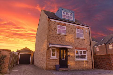 4 bedroom detached house for sale, Blackbird Close, Colchester, Essex