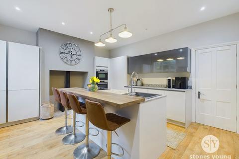 2 Church View, Wilpshire, Blackburn, BB1 9HL