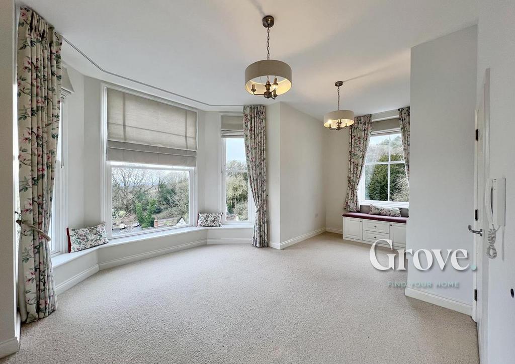 The Mount Clent Lounge 2.jpg