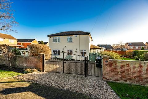 3 bedroom detached house for sale, Louth Road, Holton-le-Clay, Grimsby, DN36