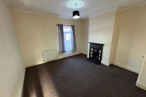 2 bedroom terraced house to rent, Columbia Street, Darlington DL3