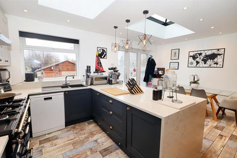 4 bedroom house for sale, Croxdale Road, Borehamwood