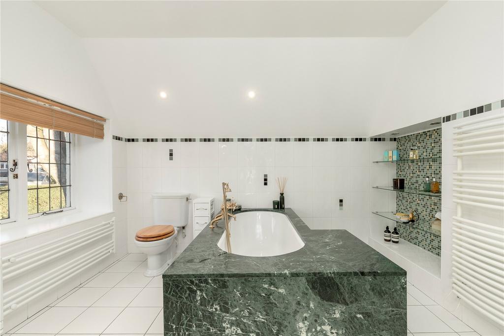 En Suite Bathroom
