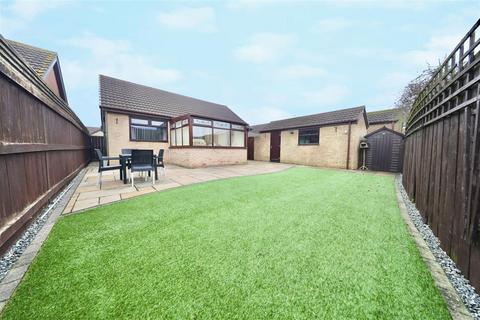 3 bedroom bungalow for sale, Manor Park, Preston, Hull