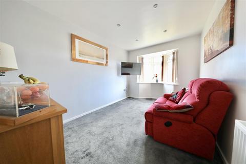 9 Manor Park, Preston, Hull, HU12 8XE
