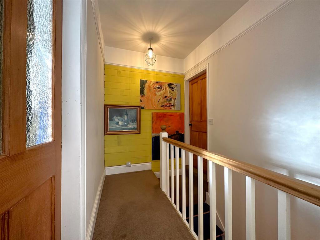 First Floor Landing 450