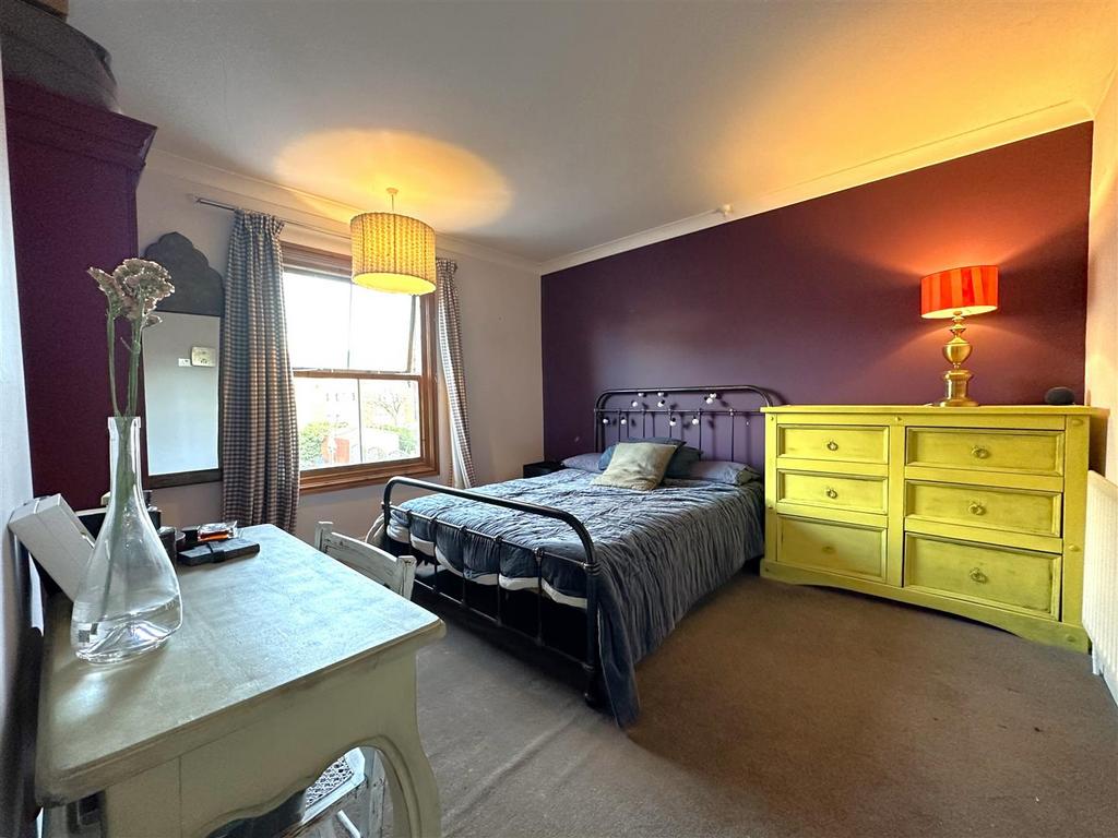 Master Bedroom 433