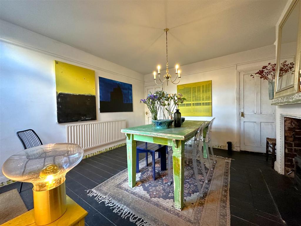 Dining Room 483