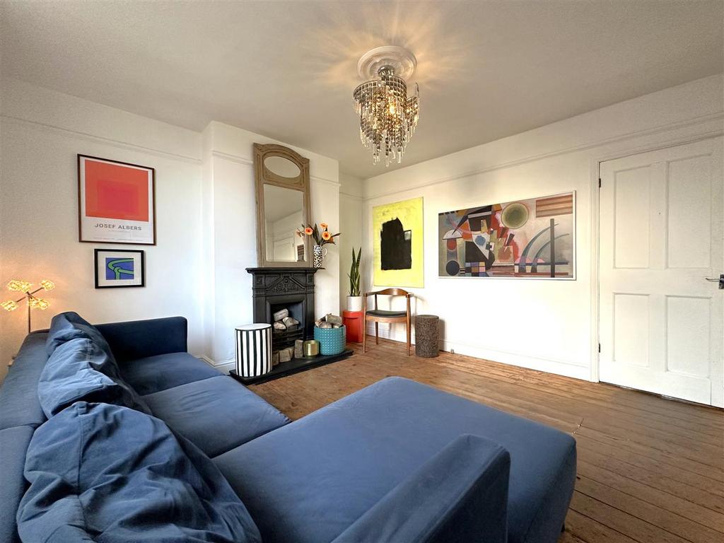 Lounge 472