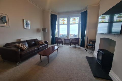 2 bedroom ground floor flat to rent, Marine Road East, Morecambe, LA4