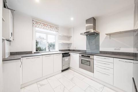 3 bedroom flat to rent, Albacore Crescent, Ladywell, London, SE13