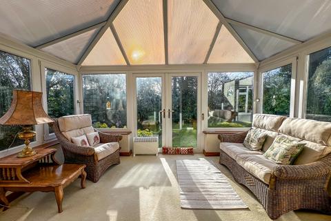 15 Hill Drive, Failand, Bristol, BS8 3UX