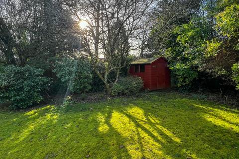 15 Hill Drive, Failand, Bristol, BS8 3UX