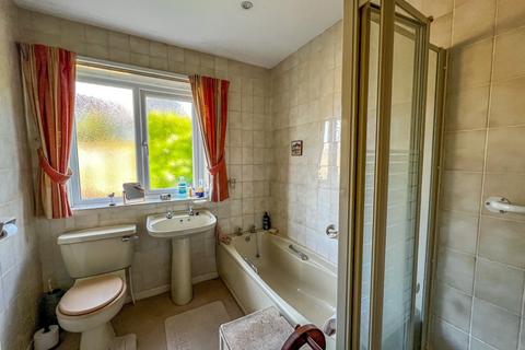 15 Hill Drive, Failand, Bristol, BS8 3UX