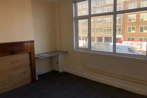 4 bedroom flat to rent, Kenton, HA3