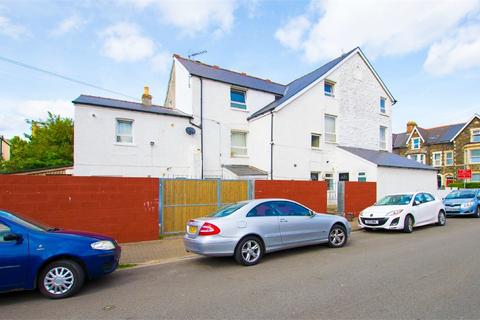 Flat 2, 12 Piercefield Place, Cardiff, CF24 0LD