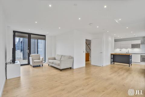 3 bedroom apartment for sale, Avenir House, Forrester Way, London E15