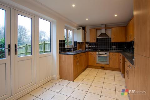 4 bedroom semi-detached house for sale, London Road, Burgess Hill