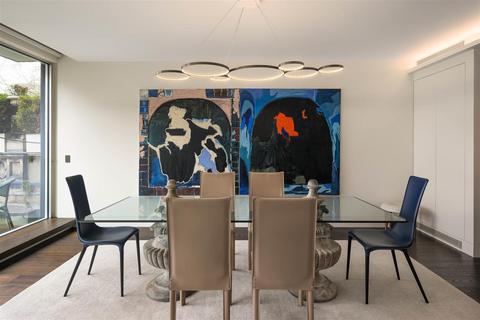 3 bedroom maisonette to rent, St. James's Place SW1