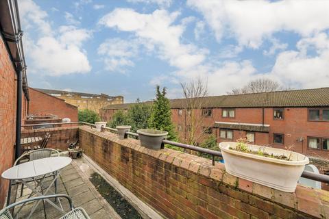 1 bedroom flat to rent, Beswick Mews, London NW6