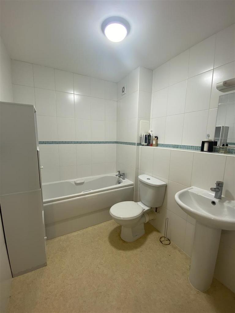 2 Carpenters Court 10.jpg