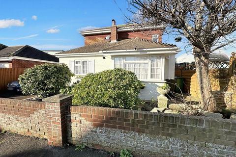 3 bedroom chalet for sale, Bramber Avenue, Peacehaven, BN10 8HR