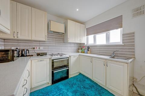 3 bedroom flat for sale, Collier Row Road, Romford RM5