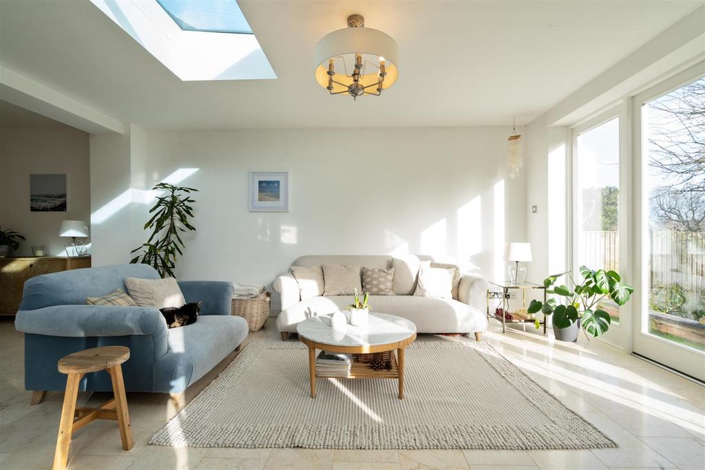 30 Mirfield Road 26.jpg