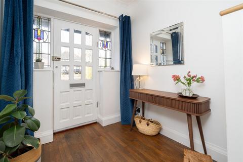 30 Mirfield Road, Solihull, B91 1JD