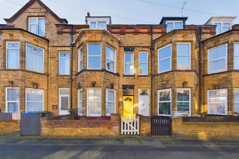 5 bedroom terraced house for sale, Richmond Street, Bridlington