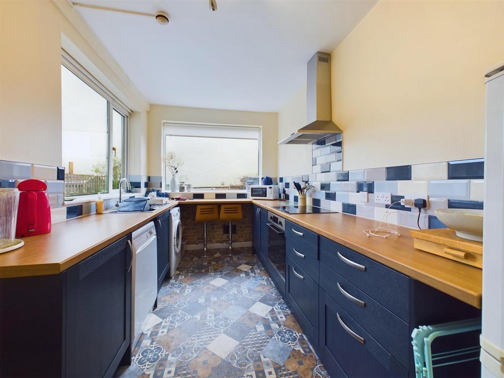 Kitchen:
