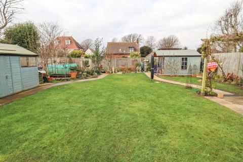 3 bedroom detached bungalow for sale, Fernhurst Close, Hayling Island