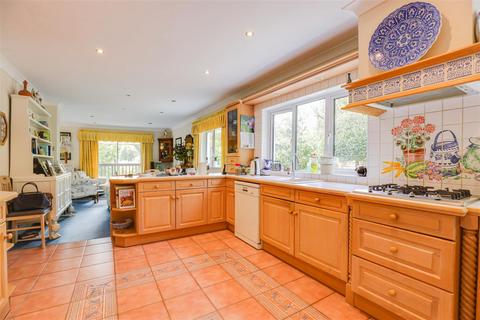 4 bedroom detached house for sale, St Quentins Hill, Llanblethian, Vale Of Glamorgan, CF71 7JT