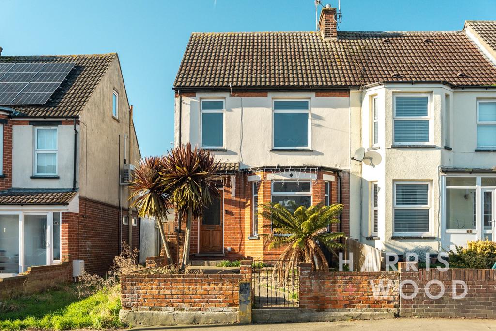 Birch Avenue, Harwich, Essex, CO12 3 bed end of terrace house - £230,000