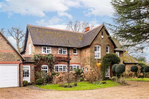 4 bedroom detached house for sale, Ebbisham Lane, Walton On The Hill,