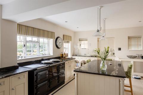 4 bedroom detached house for sale, Ebbisham Lane, Walton On The Hill,