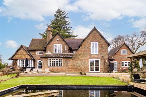 4 bedroom detached house for sale, Ebbisham Lane, Walton On The Hill,