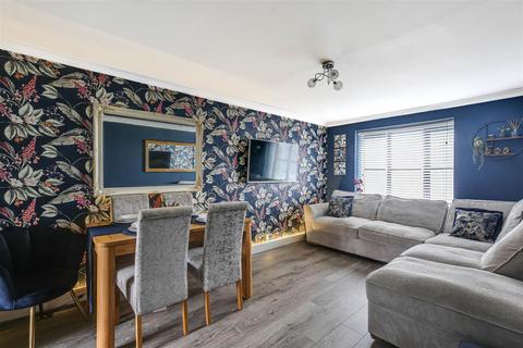 21 Maple Leaf Close, Biggin Hill, Westerham, TN16 3JW