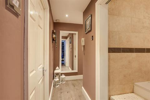 21 Maple Leaf Close, Biggin Hill, Westerham, TN16 3JW