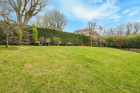 21 Maple Leaf Close, Biggin Hill, Westerham, TN16 3JW