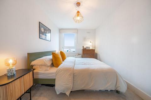 5 Jansen Walk, London, SW11 2AZ