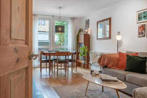 5 Jansen Walk, London, SW11 2AZ